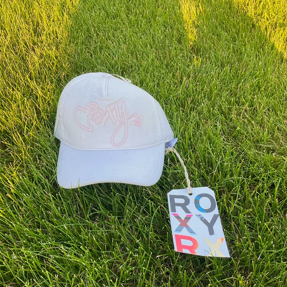 Roxy white and pink hat